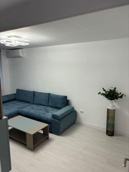 3 Camere Decomandat Bucarest Esterno foto