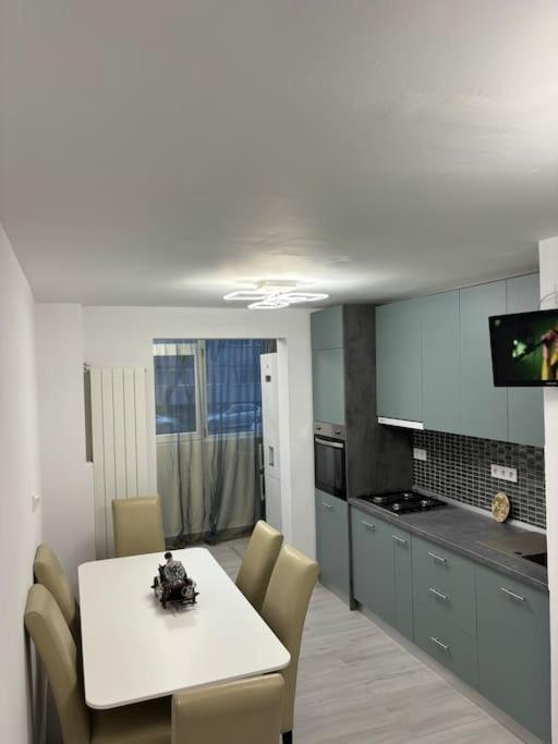 3 Camere Decomandat Bucarest Esterno foto