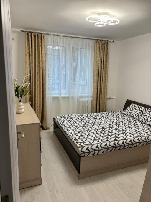 3 Camere Decomandat Bucarest Esterno foto