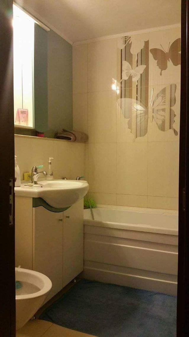 3 Camere Decomandat Bucarest Esterno foto