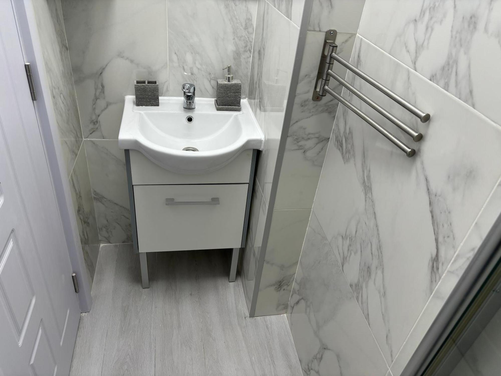3 Camere Decomandat Bucarest Esterno foto